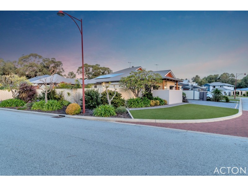 1 Anniston Loop, Meadow Springs WA 6210