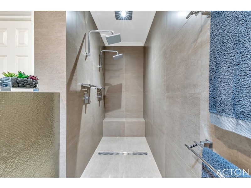 1 Anniston Loop, Meadow Springs WA 6210