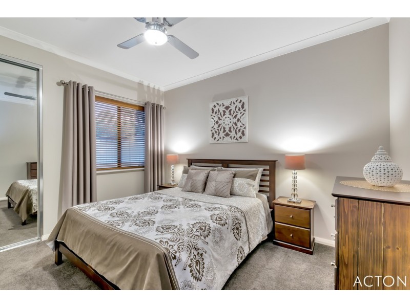 1 Anniston Loop, Meadow Springs WA 6210