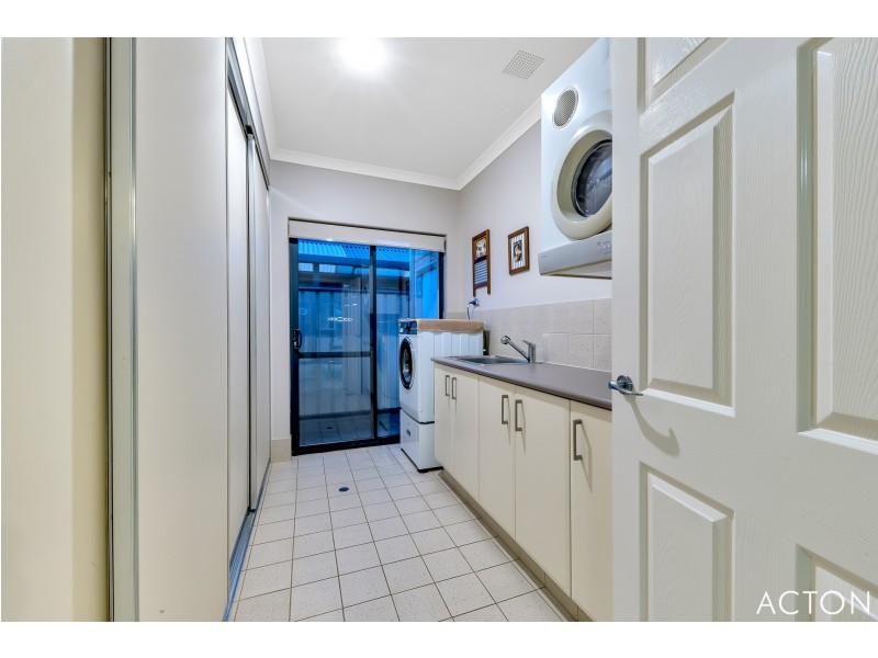 1 Anniston Loop, Meadow Springs WA 6210