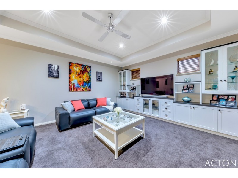 1 Anniston Loop, Meadow Springs WA 6210