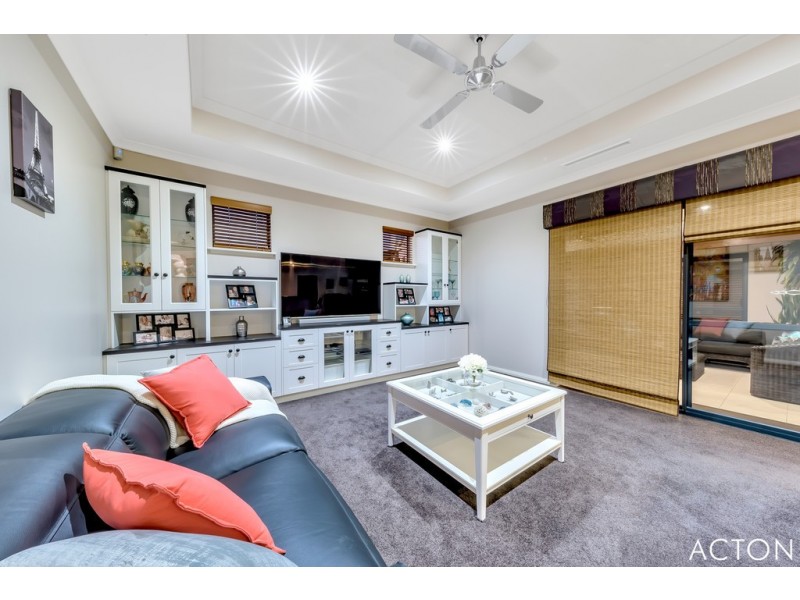 1 Anniston Loop, Meadow Springs WA 6210