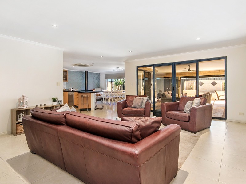 27 Cervantes Drive, Erskine WA 6210