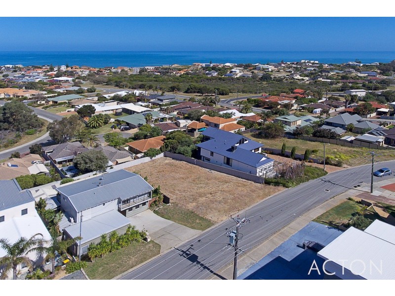 6 Marsh Place, Halls Head WA 6210