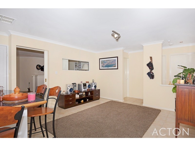 4 Berrigan Row, Halls Head WA 6210