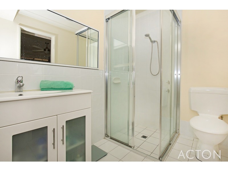 4 Berrigan Row, Halls Head WA 6210