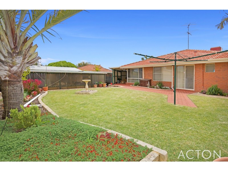 4 Berrigan Row, Halls Head WA 6210