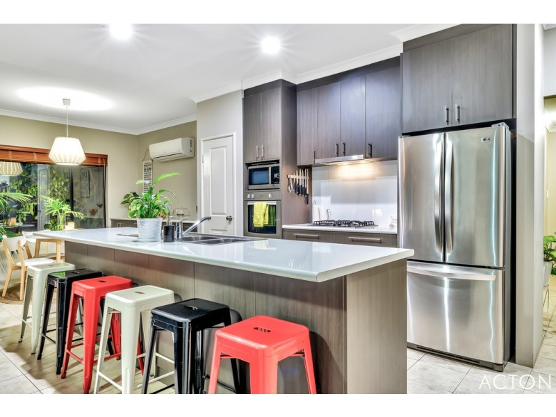 8 Kondinin Way, Dawesville WA 6211