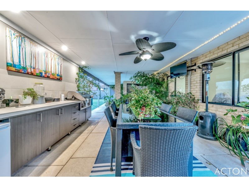 8 Kondinin Way, Dawesville WA 6211