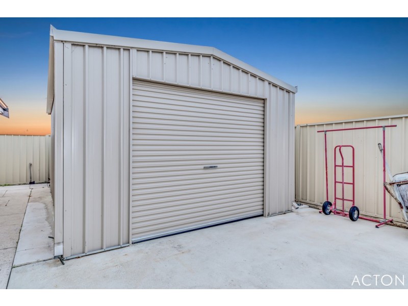 8 Kondinin Way, Dawesville WA 6211