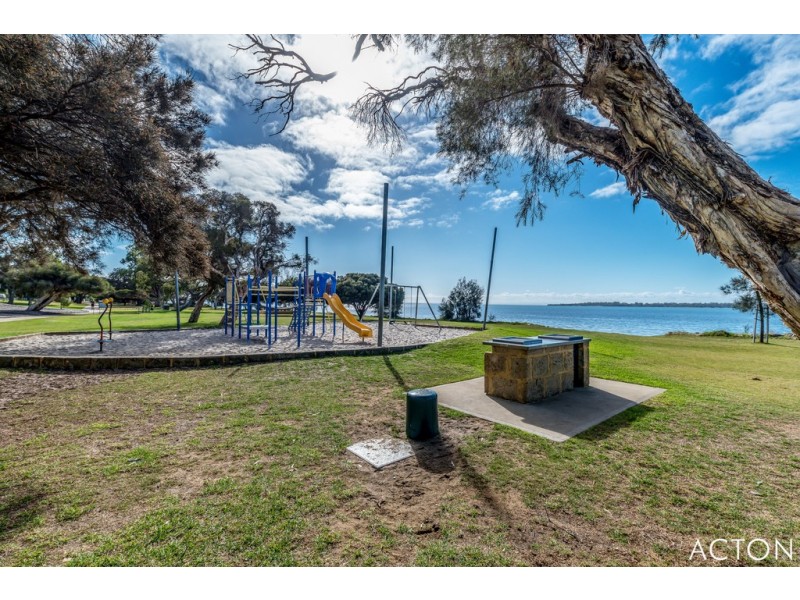 8 Kondinin Way, Dawesville WA 6211