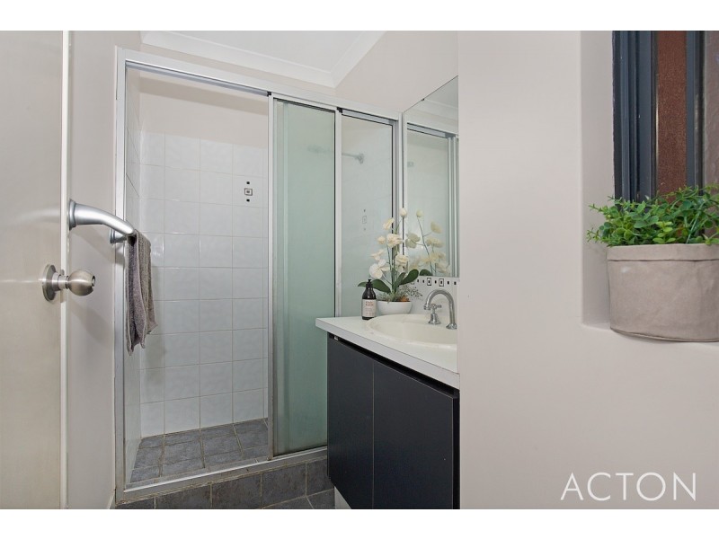 1B Hobley Street, Mandurah WA 6210