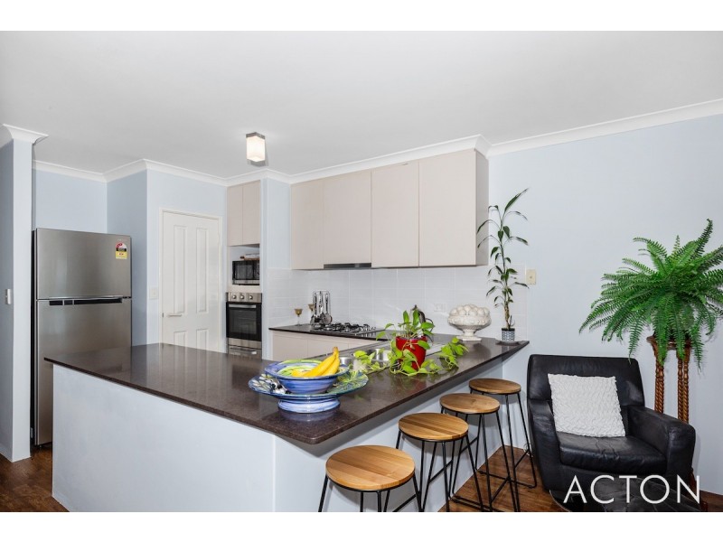 17/1 Waterside Drive, Dudley Park WA 6210