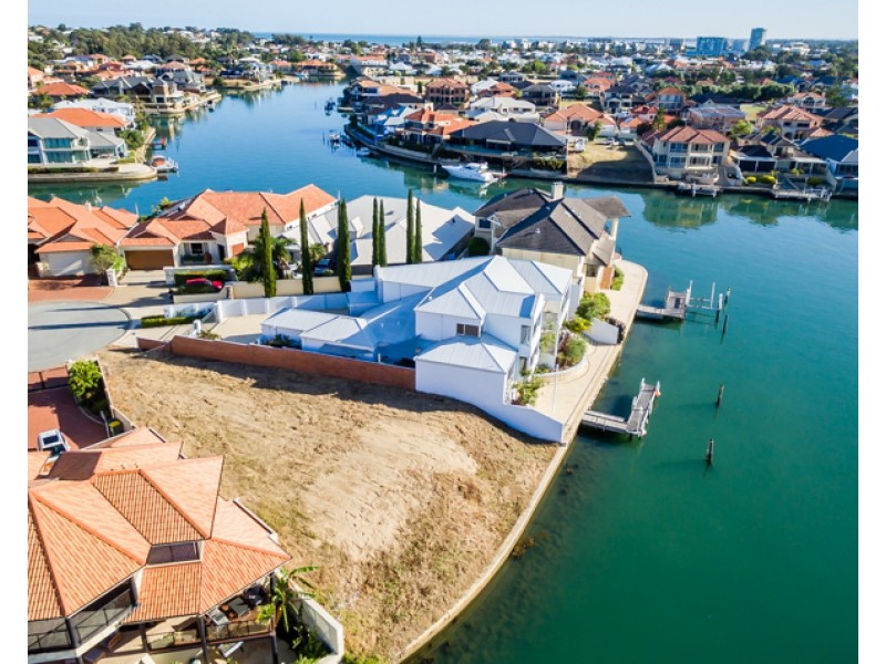 8 Santavea Mews, Halls Head WA 6210