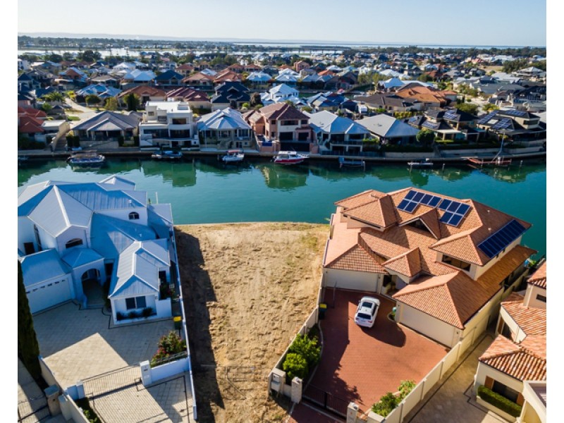 8 Santavea Mews, Halls Head WA 6210