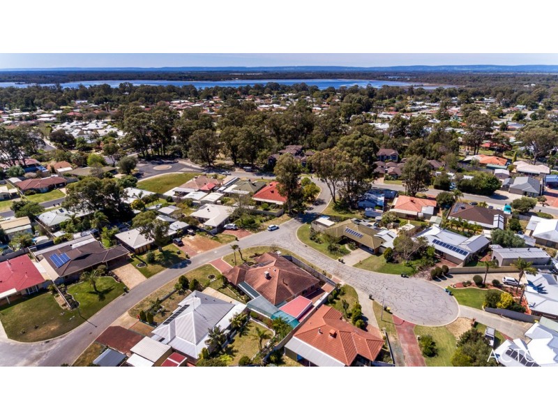 16 Scrubbird Court, Greenfields WA 6210