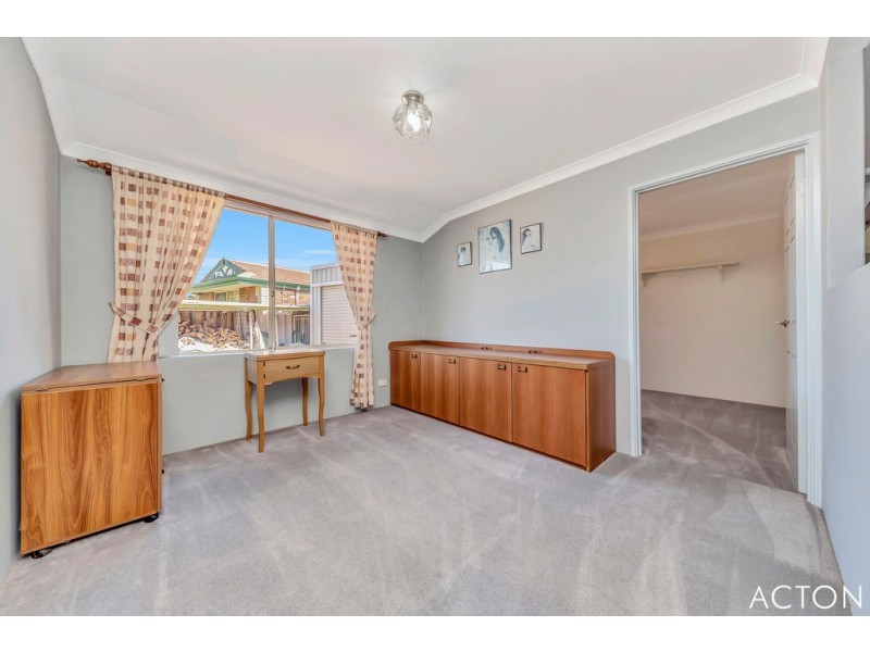 16 Scrubbird Court, Greenfields WA 6210