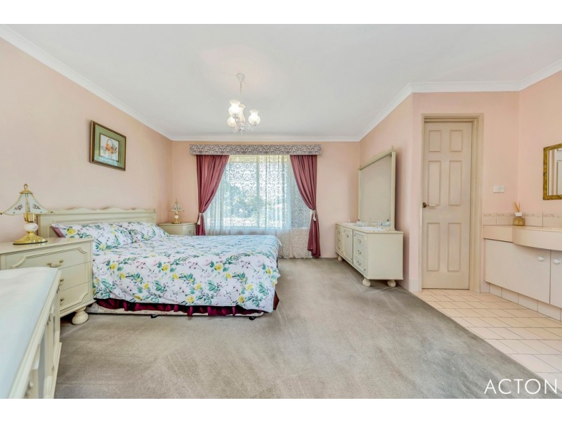 16 Scrubbird Court, Greenfields WA 6210