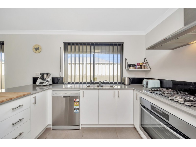 26 Garcia Loop, Lakelands WA 6180