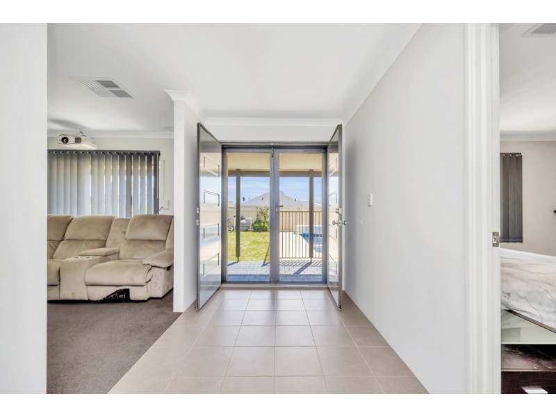 26 Garcia Loop, Lakelands WA 6180