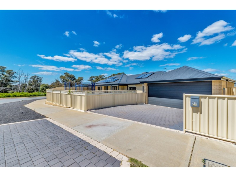 26 Garcia Loop, Lakelands WA 6180