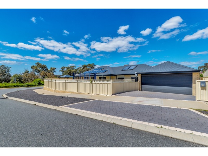 26 Garcia Loop, Lakelands WA 6180