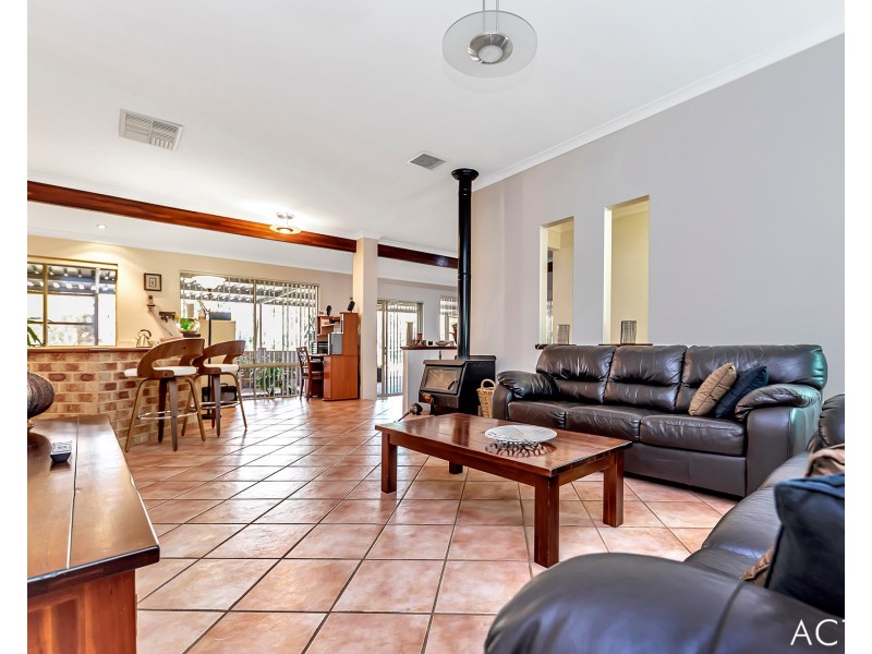 16 Hillview Close, Serpentine WA 6125