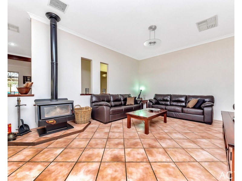 16 Hillview Close, Serpentine WA 6125