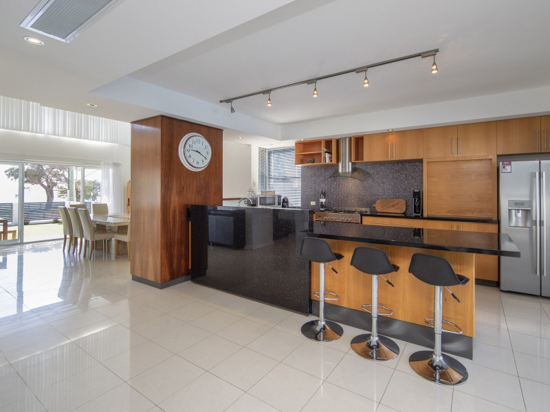13 Halls Head Parade, Halls Head WA 6210