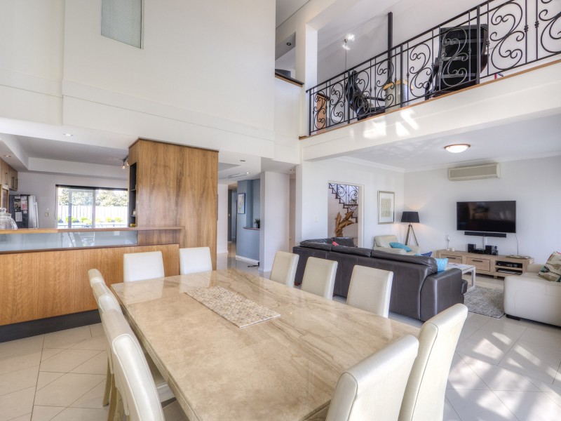 13 Halls Head Parade, Halls Head WA 6210