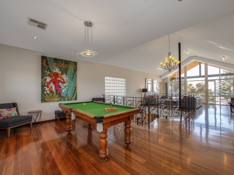 13 Halls Head Parade, Halls Head WA 6210