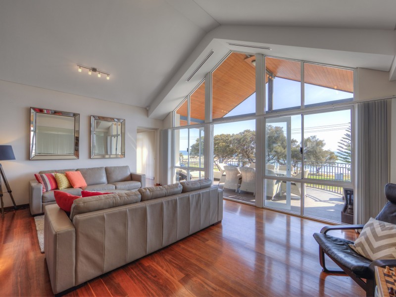 13 Halls Head Parade, Halls Head WA 6210
