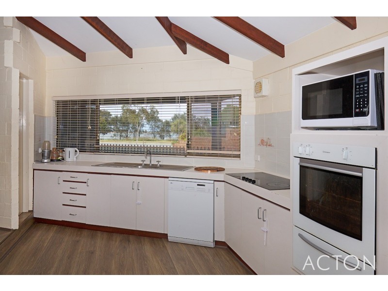 42 Wellya Cresent, South Yunderup WA 6208