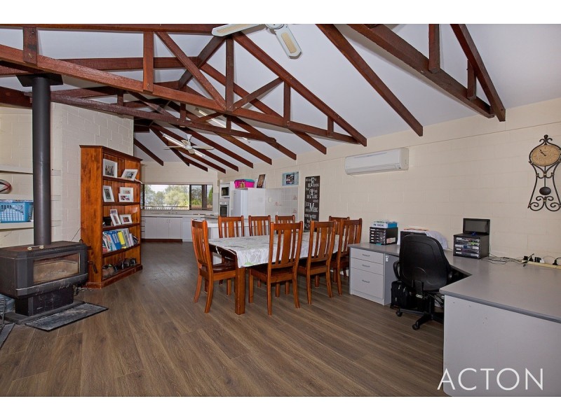 42 Wellya Cresent, South Yunderup WA 6208