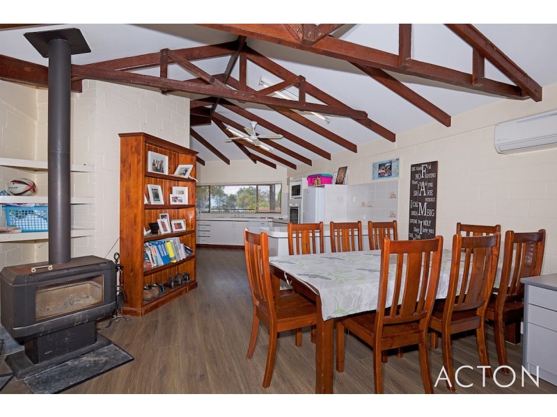 42 Wellya Cresent, South Yunderup WA 6208