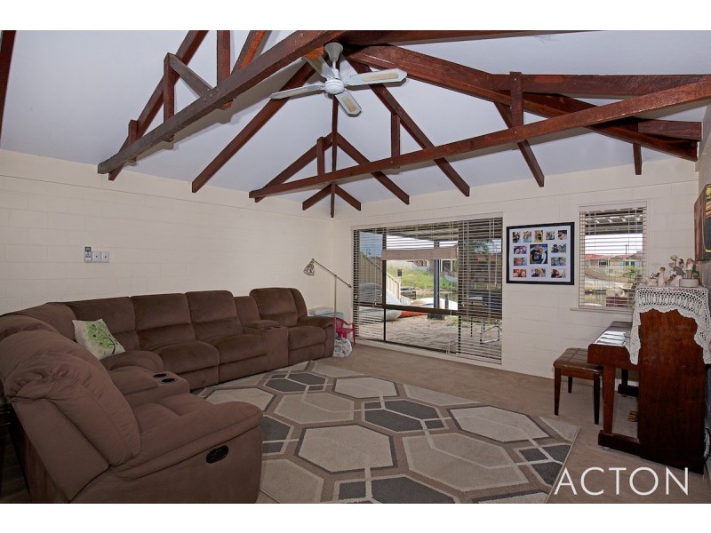 42 Wellya Cresent, South Yunderup WA 6208