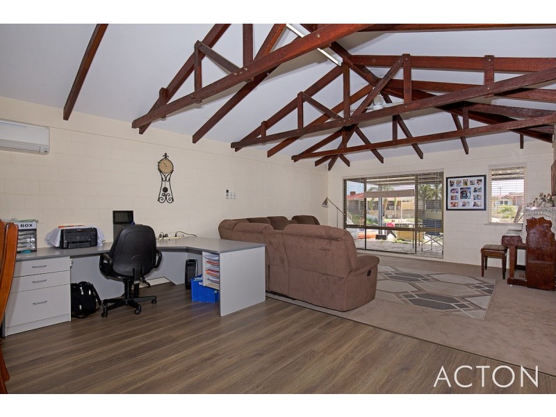 42 Wellya Cresent, South Yunderup WA 6208