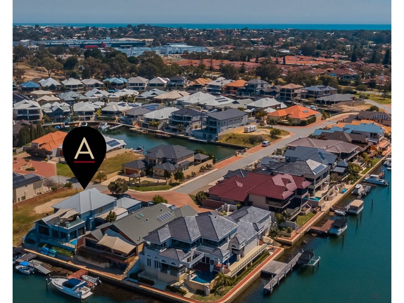 12 Brindabella Crescent, Halls Head WA 6210