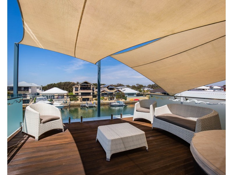 12 Brindabella Crescent, Halls Head WA 6210