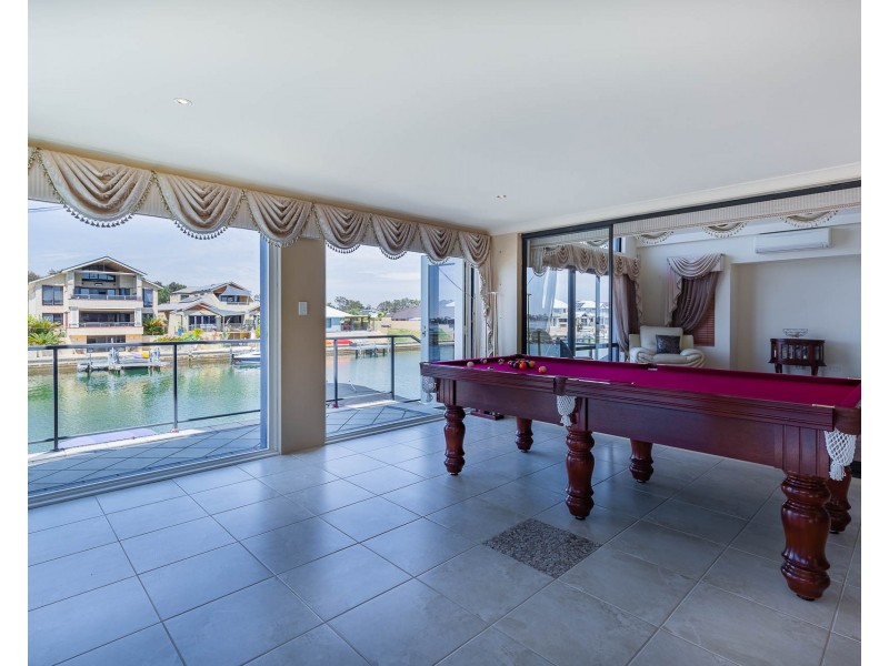 12 Brindabella Crescent, Halls Head WA 6210