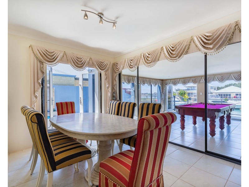 12 Brindabella Crescent, Halls Head WA 6210