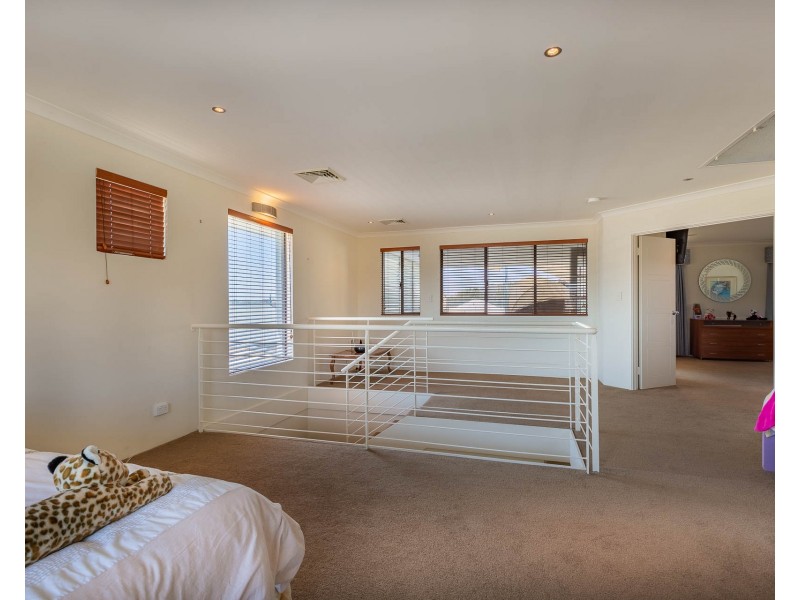 12 Brindabella Crescent, Halls Head WA 6210