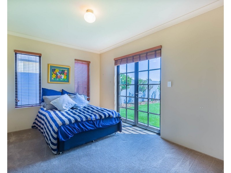 12 Brindabella Crescent, Halls Head WA 6210