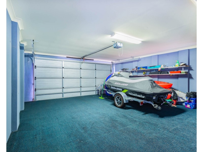 12 Brindabella Crescent, Halls Head WA 6210