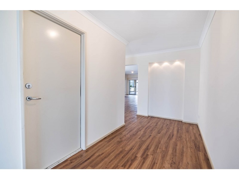 7 Buttercup Parkway, Halls Head WA 6210