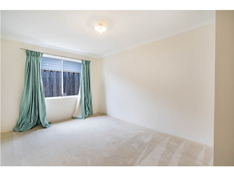 7 Buttercup Parkway, Halls Head WA 6210