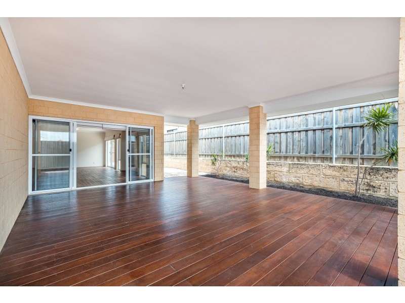 7 Buttercup Parkway, Halls Head WA 6210