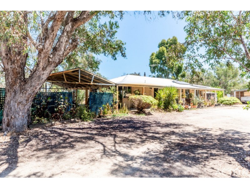 136 Shenton Road, Barragup WA 6209