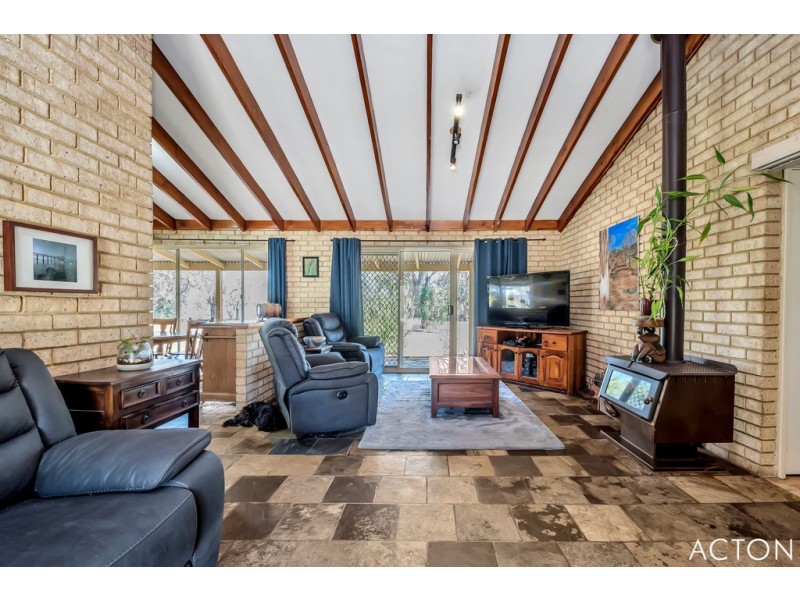 136 Shenton Road, Barragup WA 6209