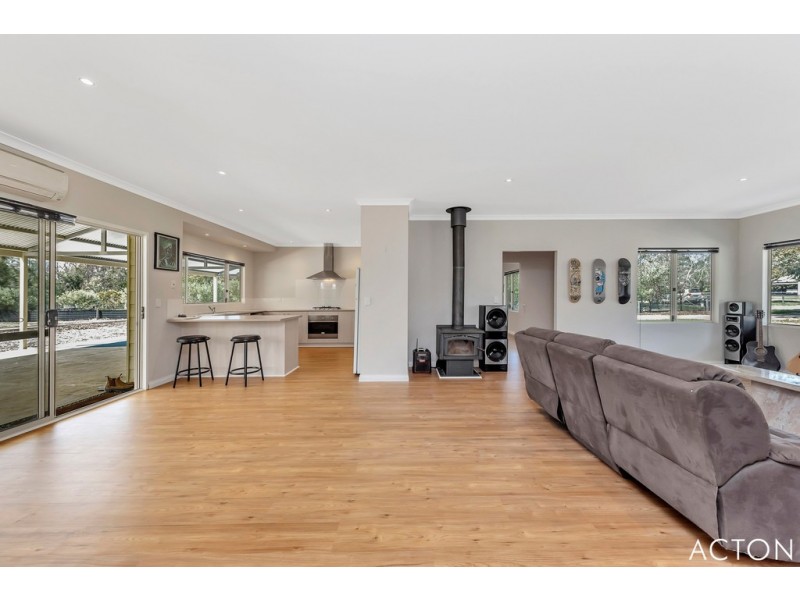 33 Rangeview Loop, Serpentine WA 6125